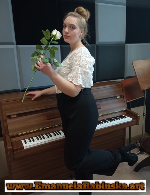 Pianistka i kompozytorka Emanuela Rabinska